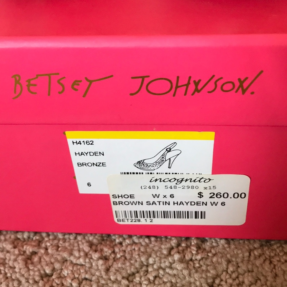 100% Authentic Betsey Johnson shoes - Picture 2 of 5